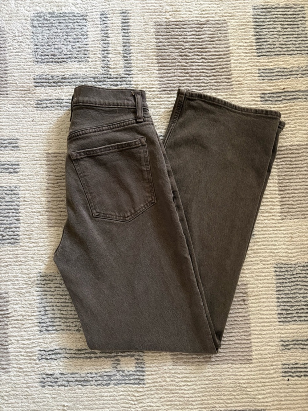 Abercrombie & Fitch High Rise 90s Relaxed Jean in Brown